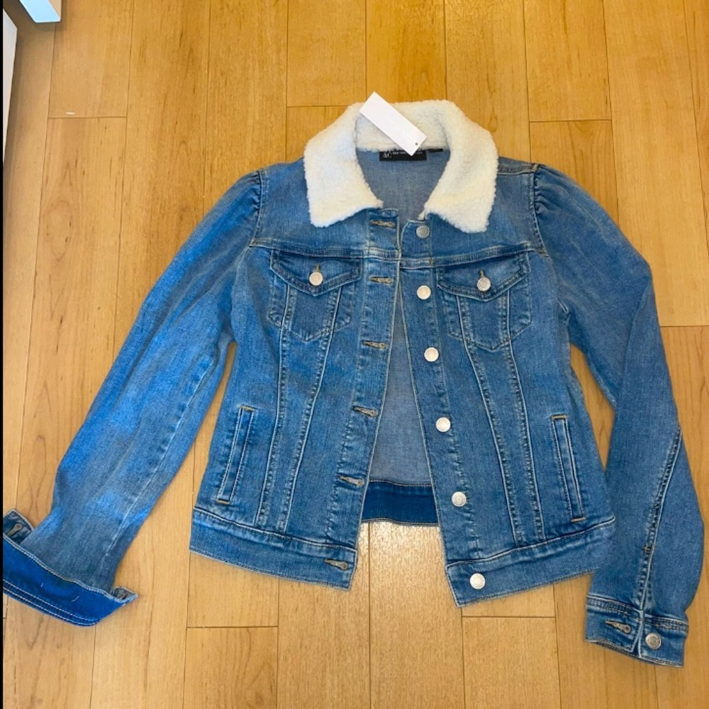 Cropped Jean Jacket w/Sherpa Collar